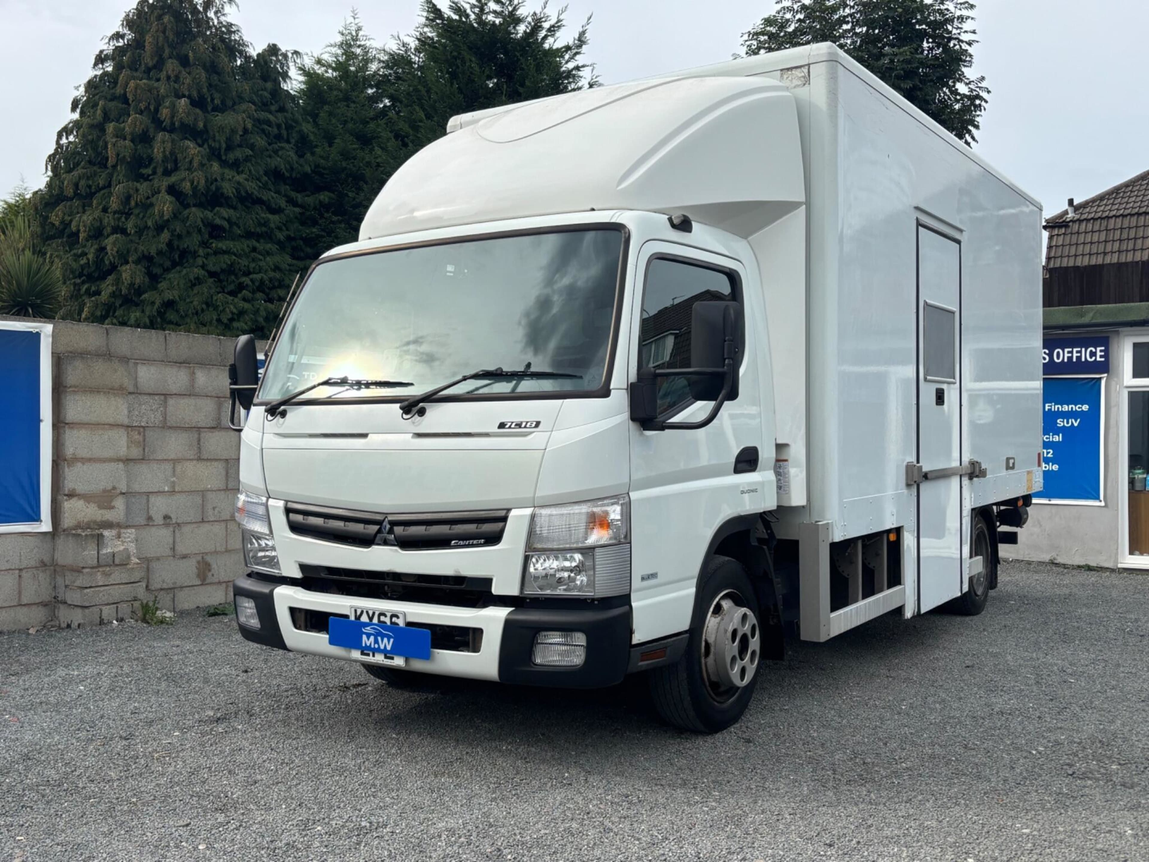 2016 Mitsubishi Canter